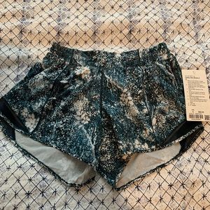 lululemon Hotty Hot Short II